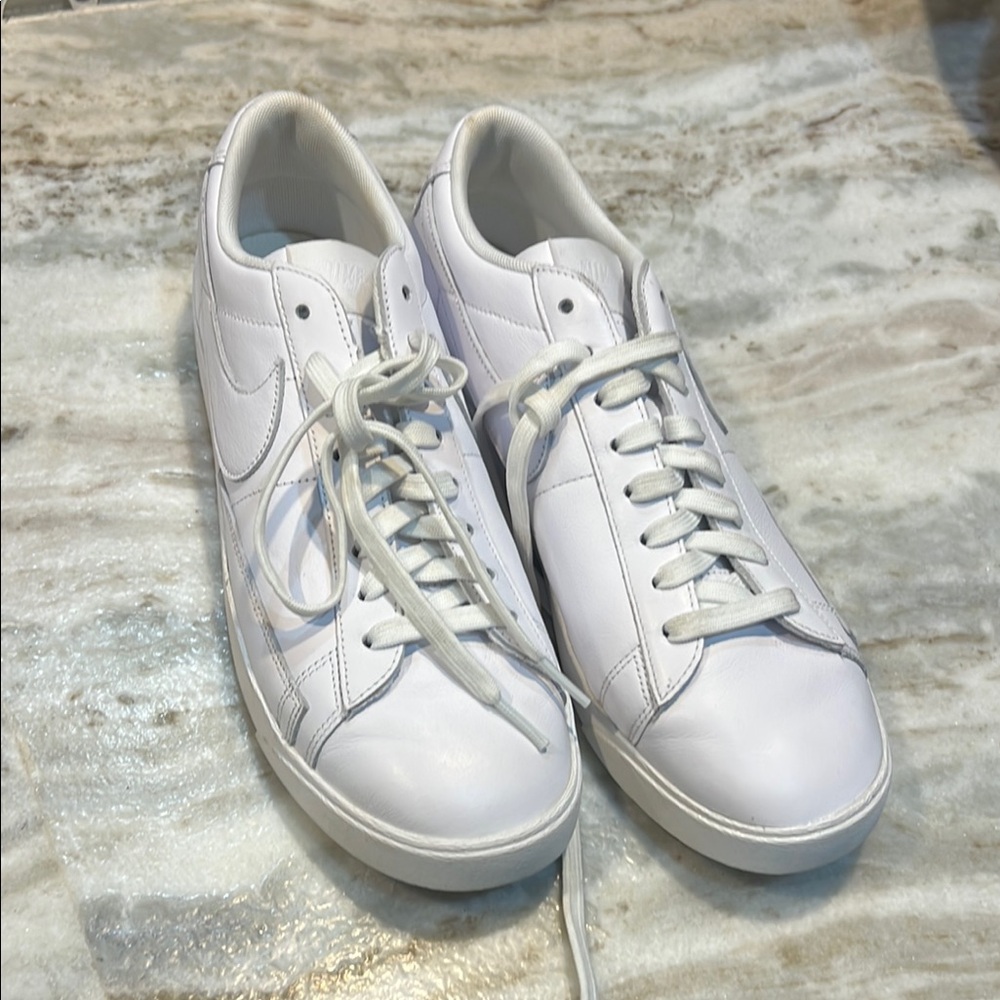 Nike White Leather Sneakers Minimalist Design